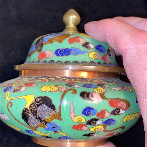 Pair of small cloisonné covered jars on copper. - Picture 3 of 8